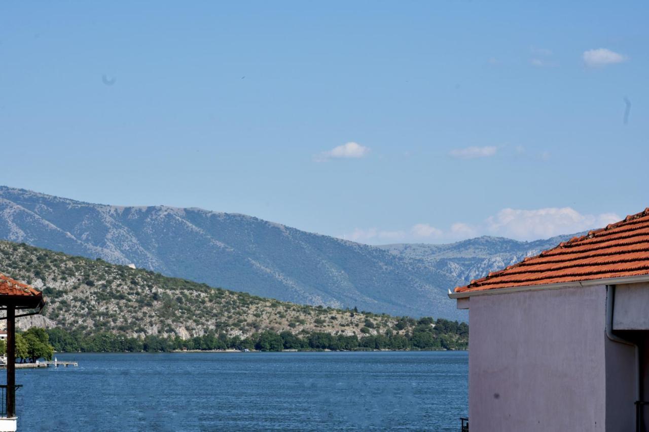 Κεντρικό Και Ευρύχωρο Οροφοδιαμέρισμα Kastoria Luaran gambar