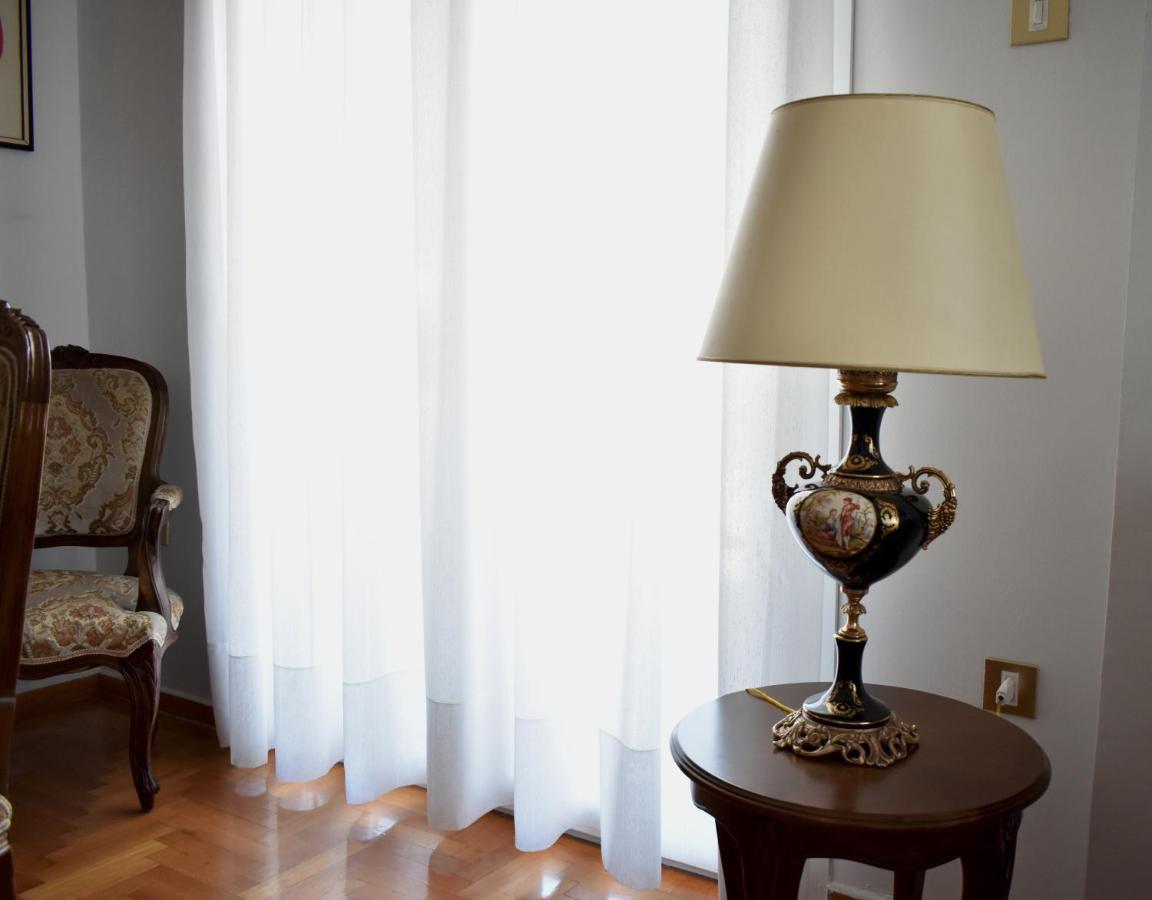 Κεντρικό Και Ευρύχωρο Οροφοδιαμέρισμα Kastoria Luaran gambar